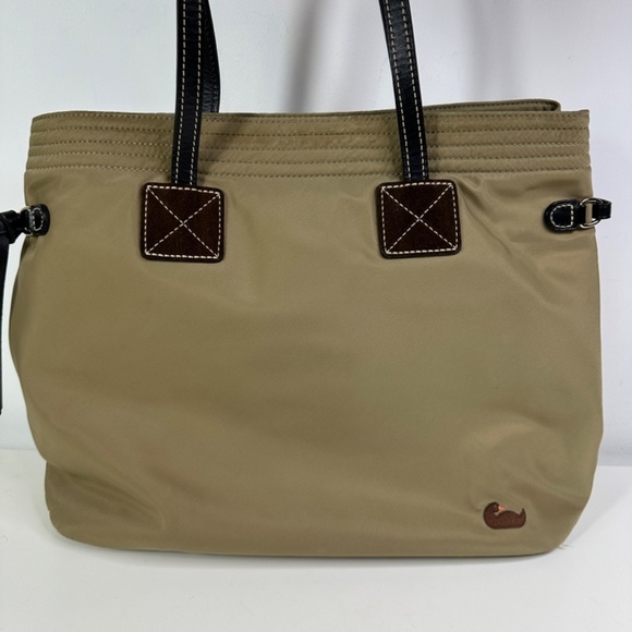 Dooney & Bourke Victoria Tan Beige Nylon Shoulder Bag With Leather Details Large - Picture 2 of 14